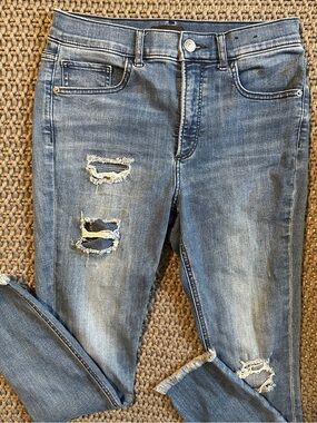 Express Women's Distressed Mid-Blue Jeans Sz 30